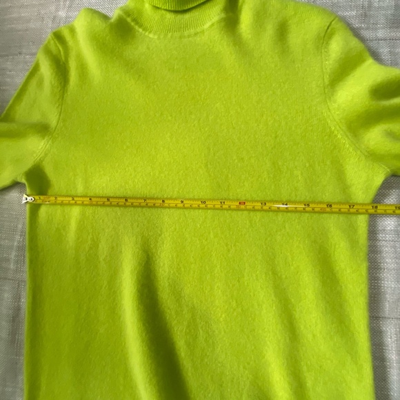 Lord & Taylor Chartreuse Green Cashmere Cozy Long Sleeve Turtleneck Sweater-Sz-M - Picture 13 of 16